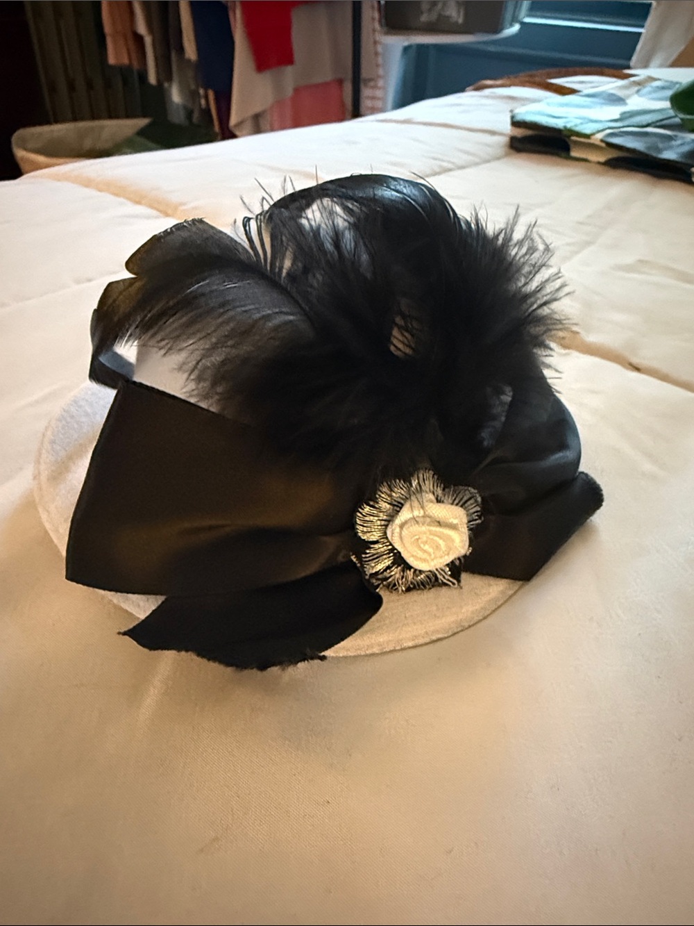 Classic Women's Felt Cocktail Hat with Black Feather Accent